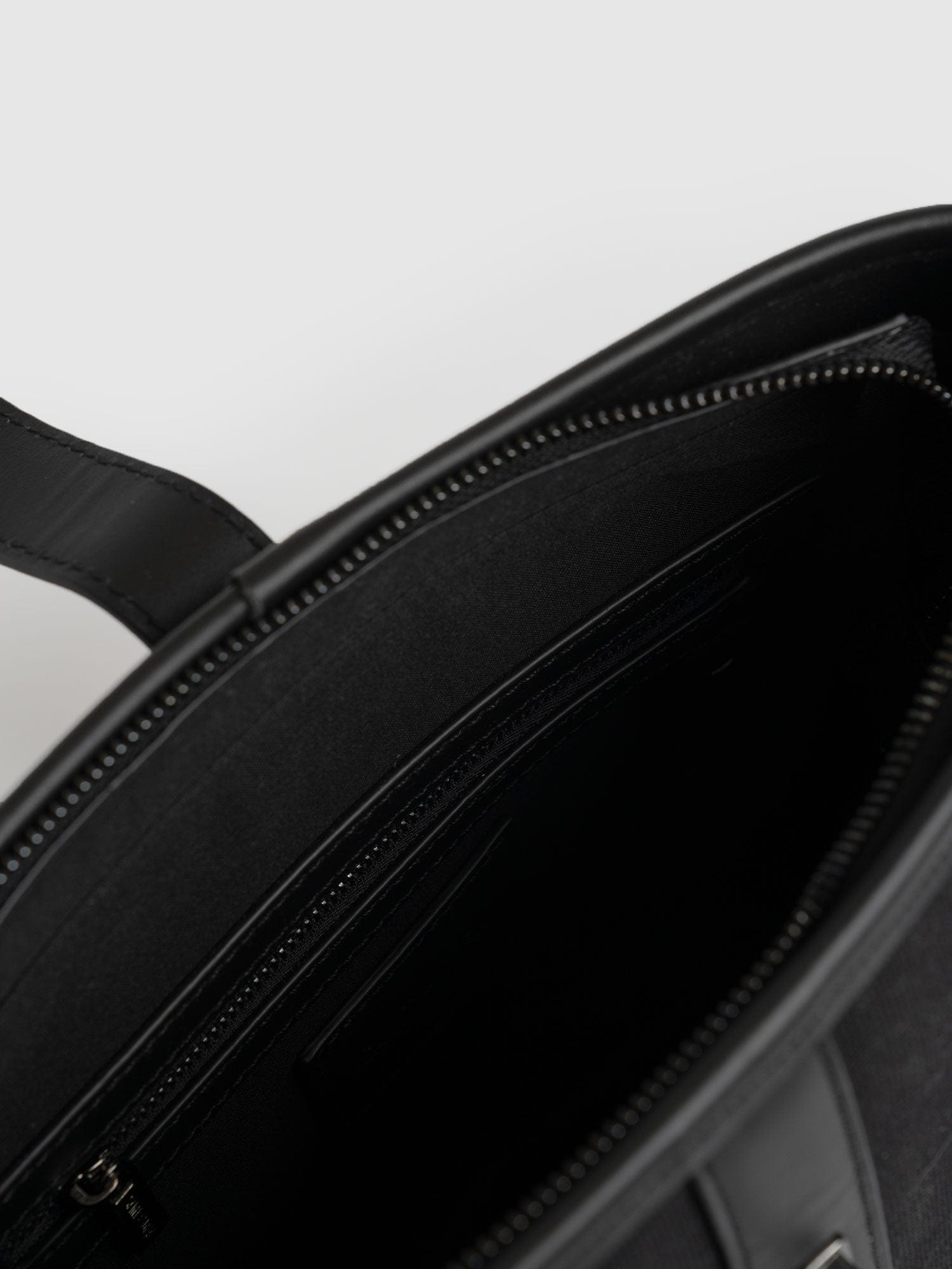 Finsbury Bucket Bag Black - Women's Bucket Bags | Saint + Sofia® USA